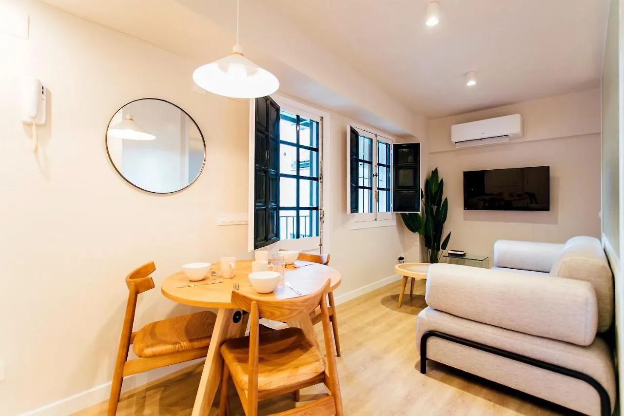 Studio 1Bd 1Bth - Center- Alfalfa Seville