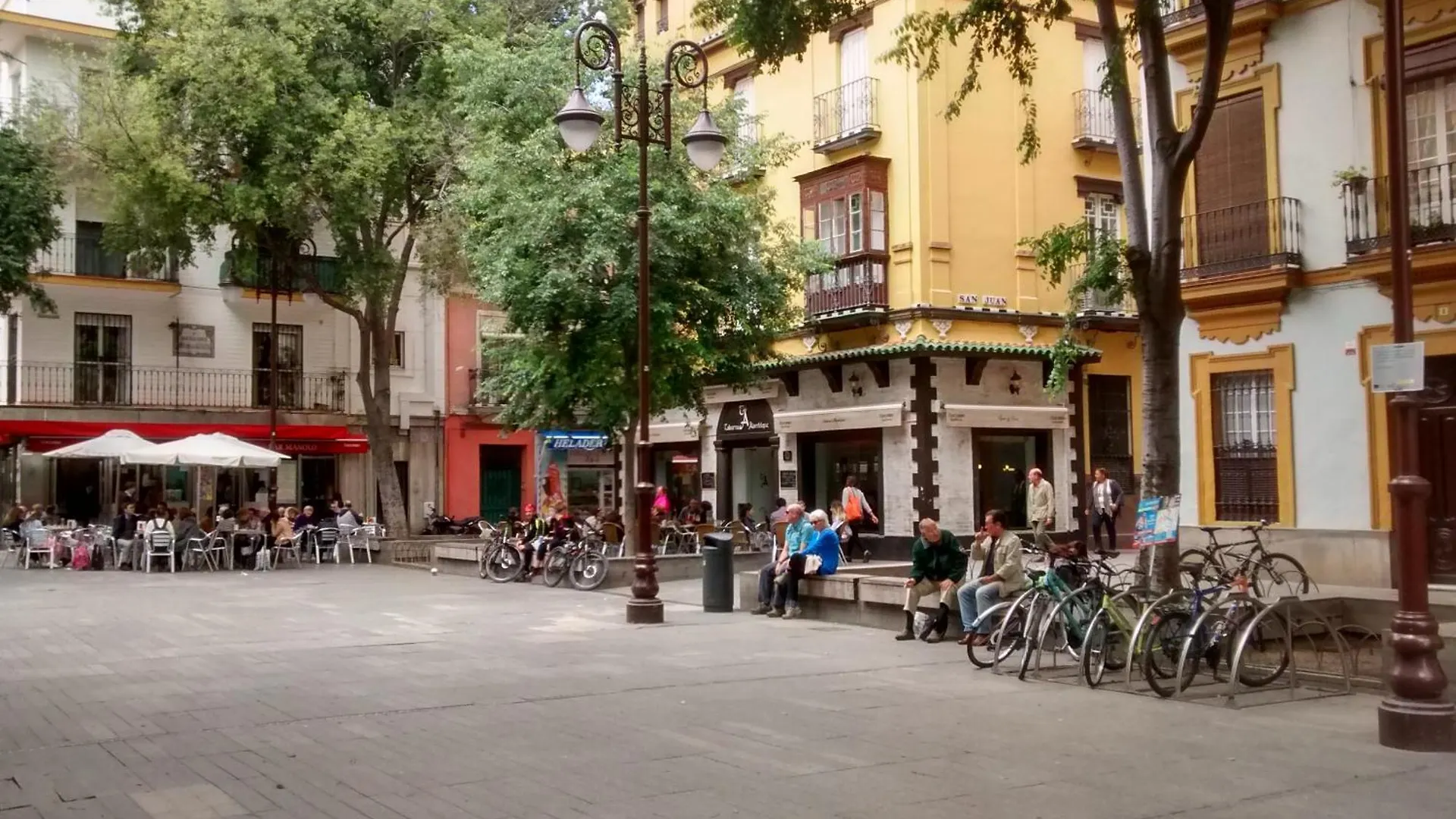 Studio 1Bd 1Bth - Center- Alfalfa Seville